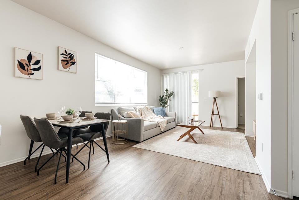 Living room, Dining area