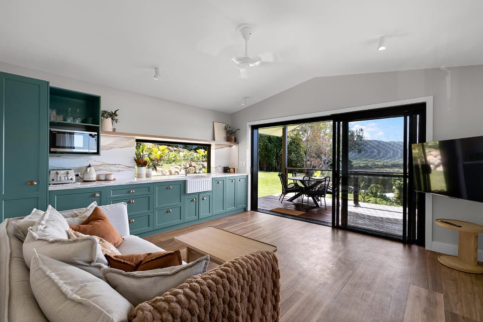 Natural landscape, TV and multimedia, View (from property/room), Balcony/Terrace, Kitchen or kitchenette, Living room, Seating area, Dining area