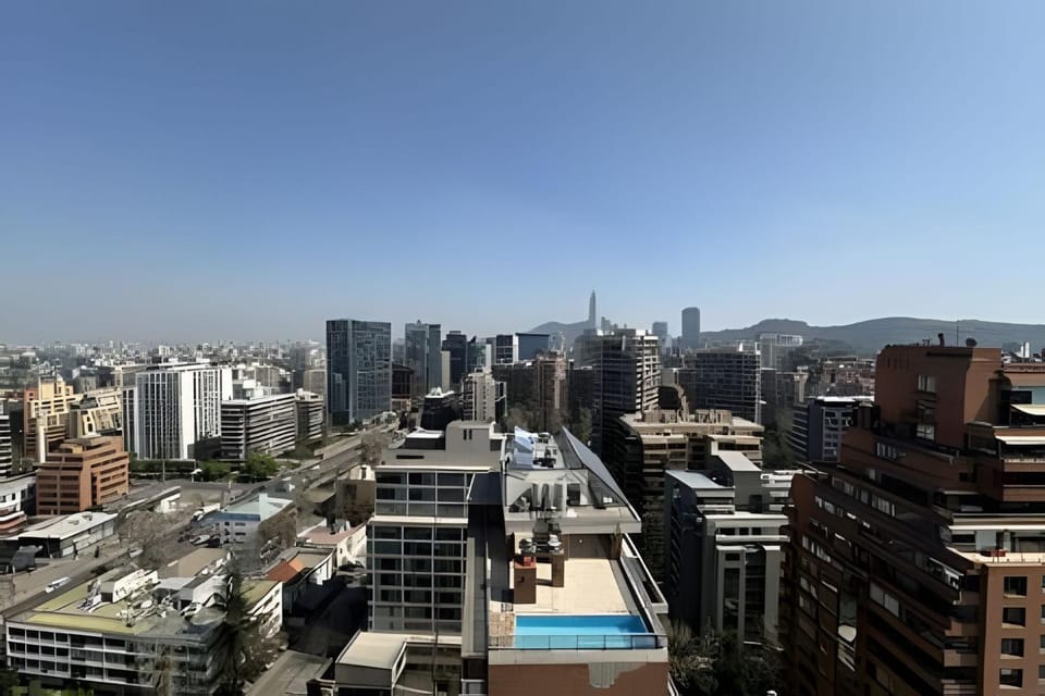Increíbles vistas a pasos de Escuela Militar Apartment in Providencia