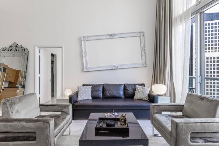 Beautiful Icon Brickell Double height ceiling Apartment in Brickell