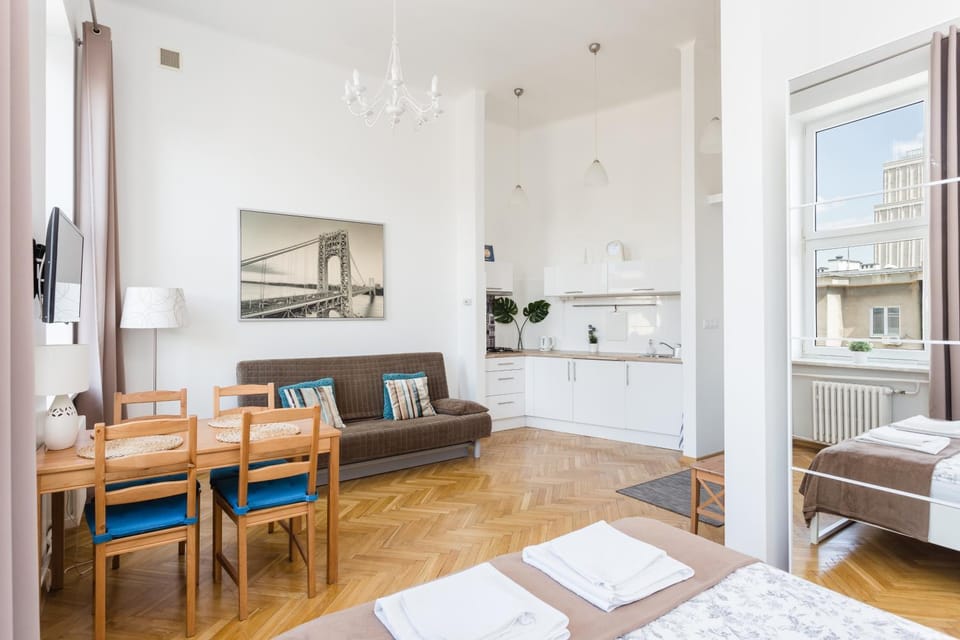 Kitchen or kitchenette, Living room, Dining area, Bedroom