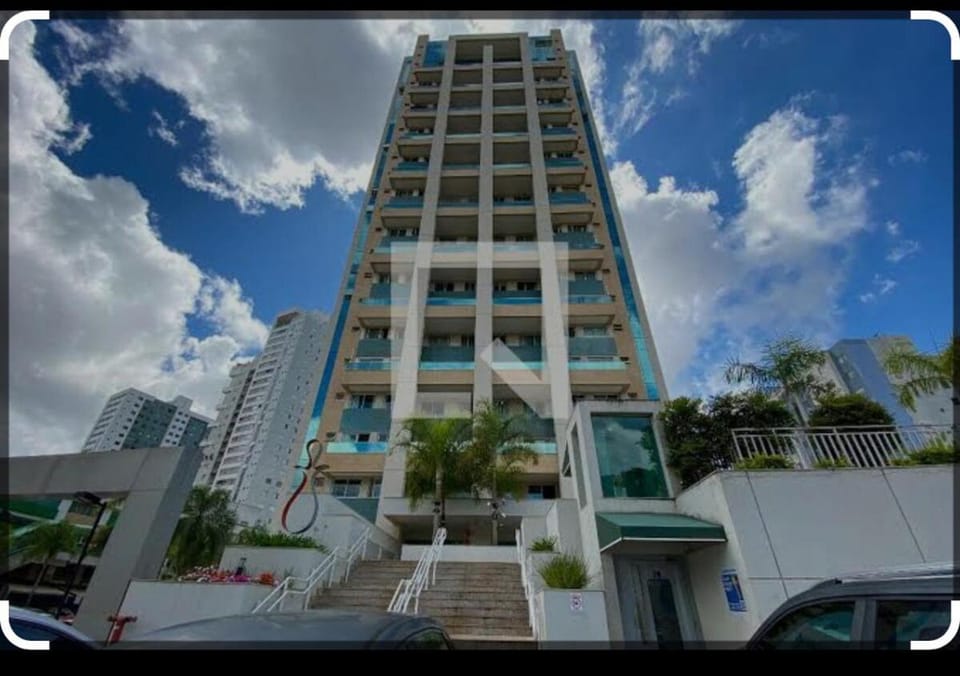 Kit located in the mall and close to the metro Apartment in State of Goiás