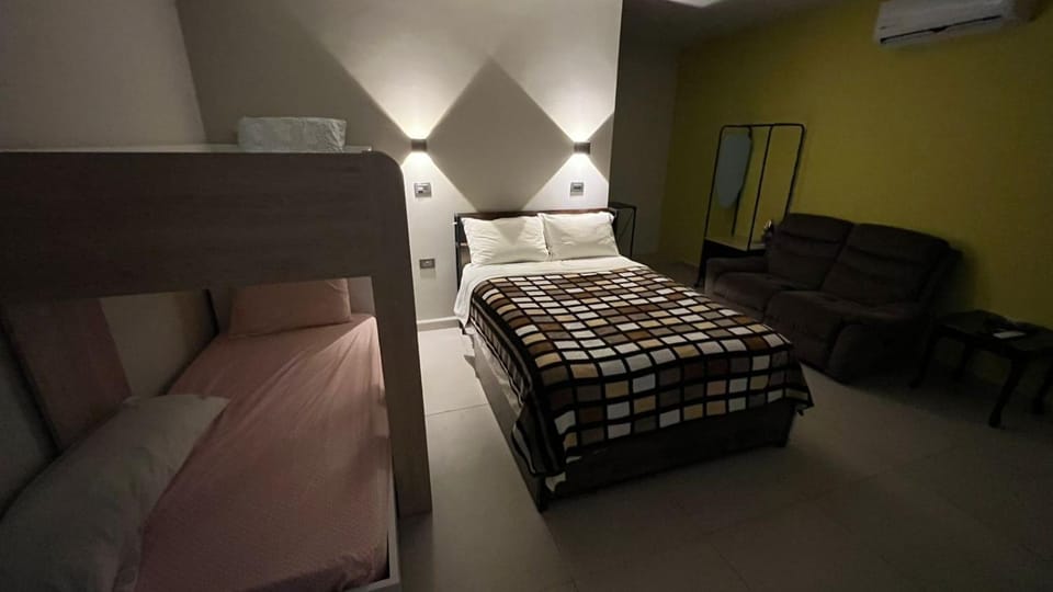 Bed, Photo of the whole room, Bedroom, air conditioner
