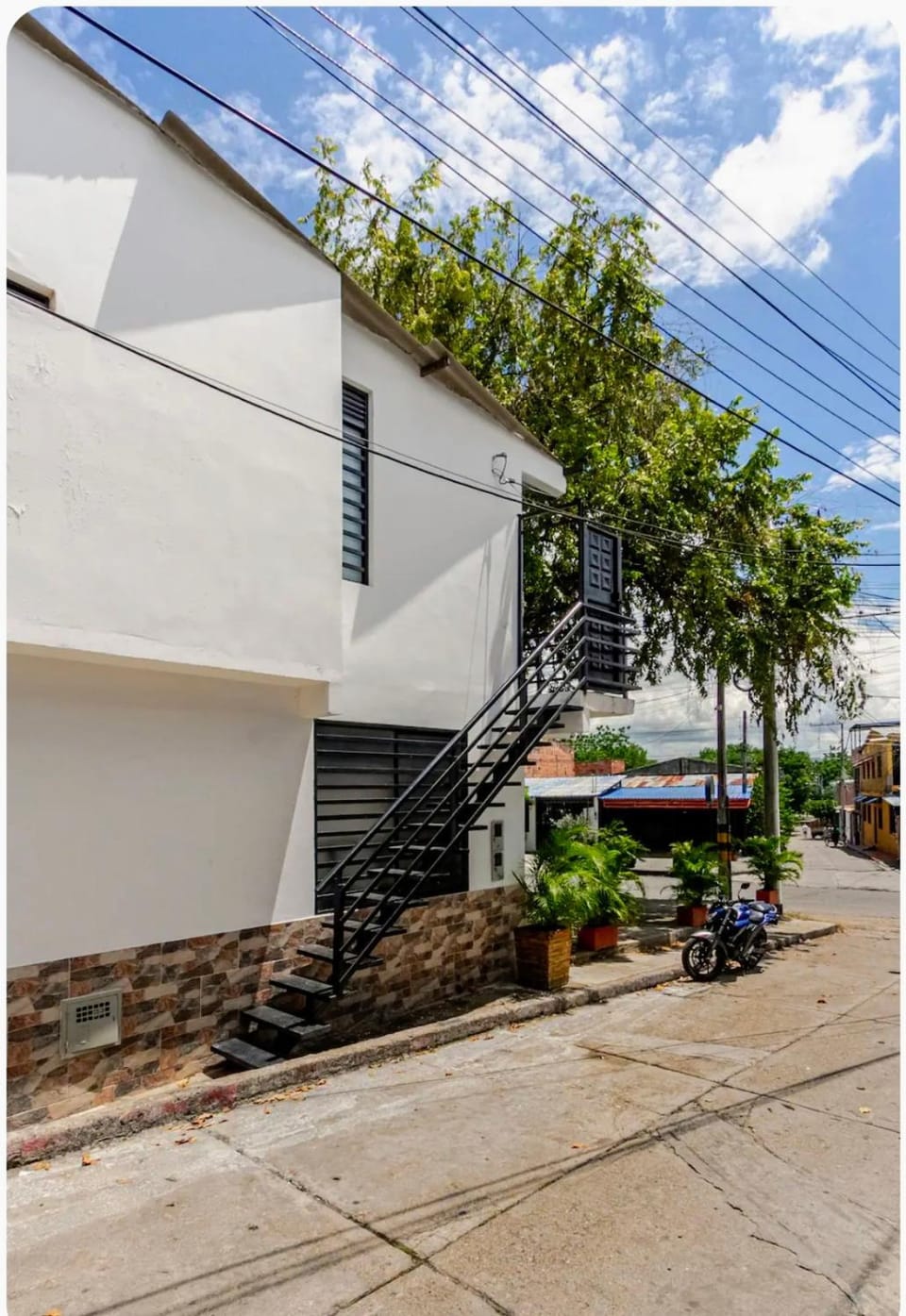 Property building, Day, Neighbourhood, Street view