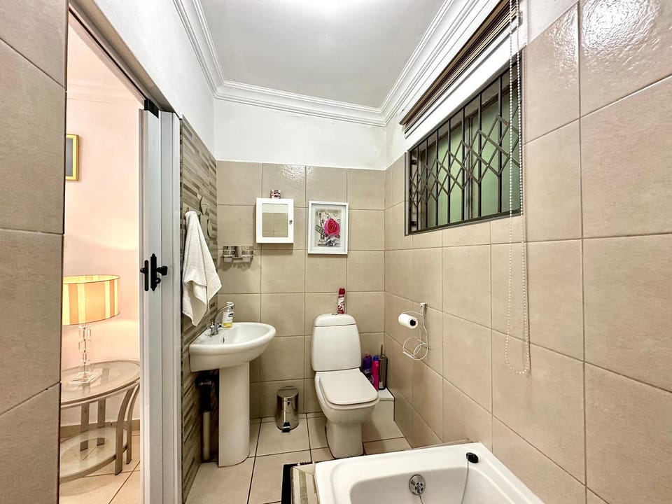Long on Hill Apartment in Sandton