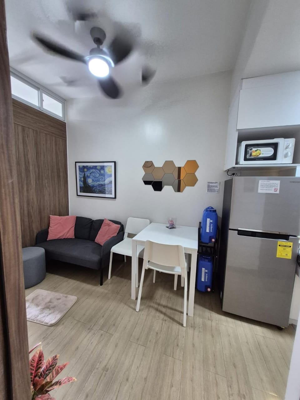 Living room, Dining area
