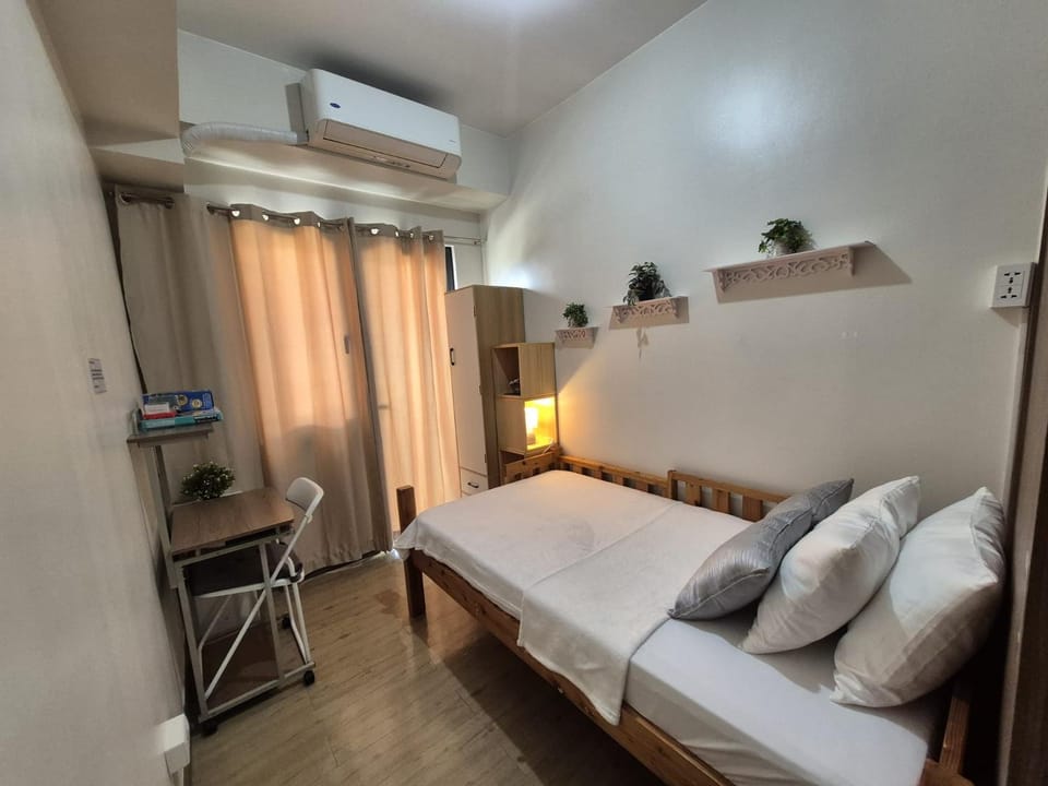 Property building, Bed, Bedroom, wardrobe, air conditioner