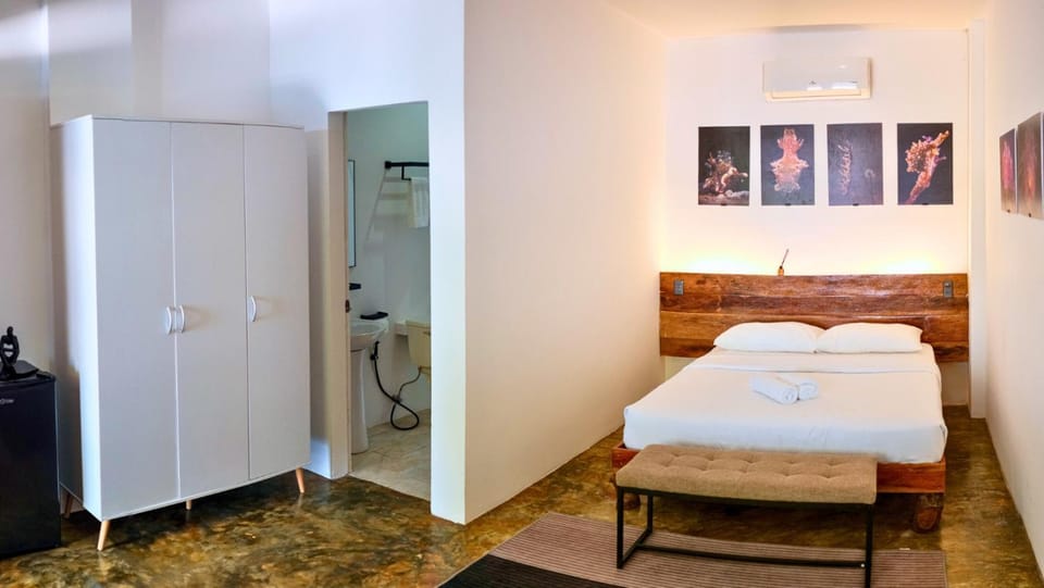 Bed, Photo of the whole room, Bedroom, towels, wardrobe