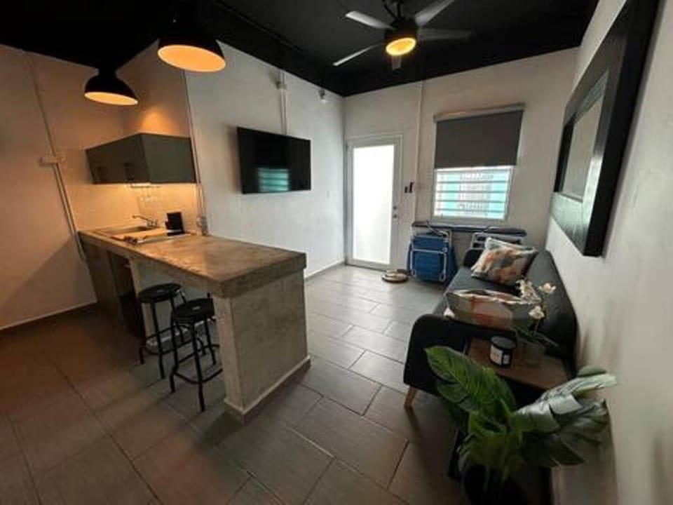 Heart Of Calle del Valle 2BR Sleeps 4 Free Parking - Sol Y Luna 1 Apartment in San Juan