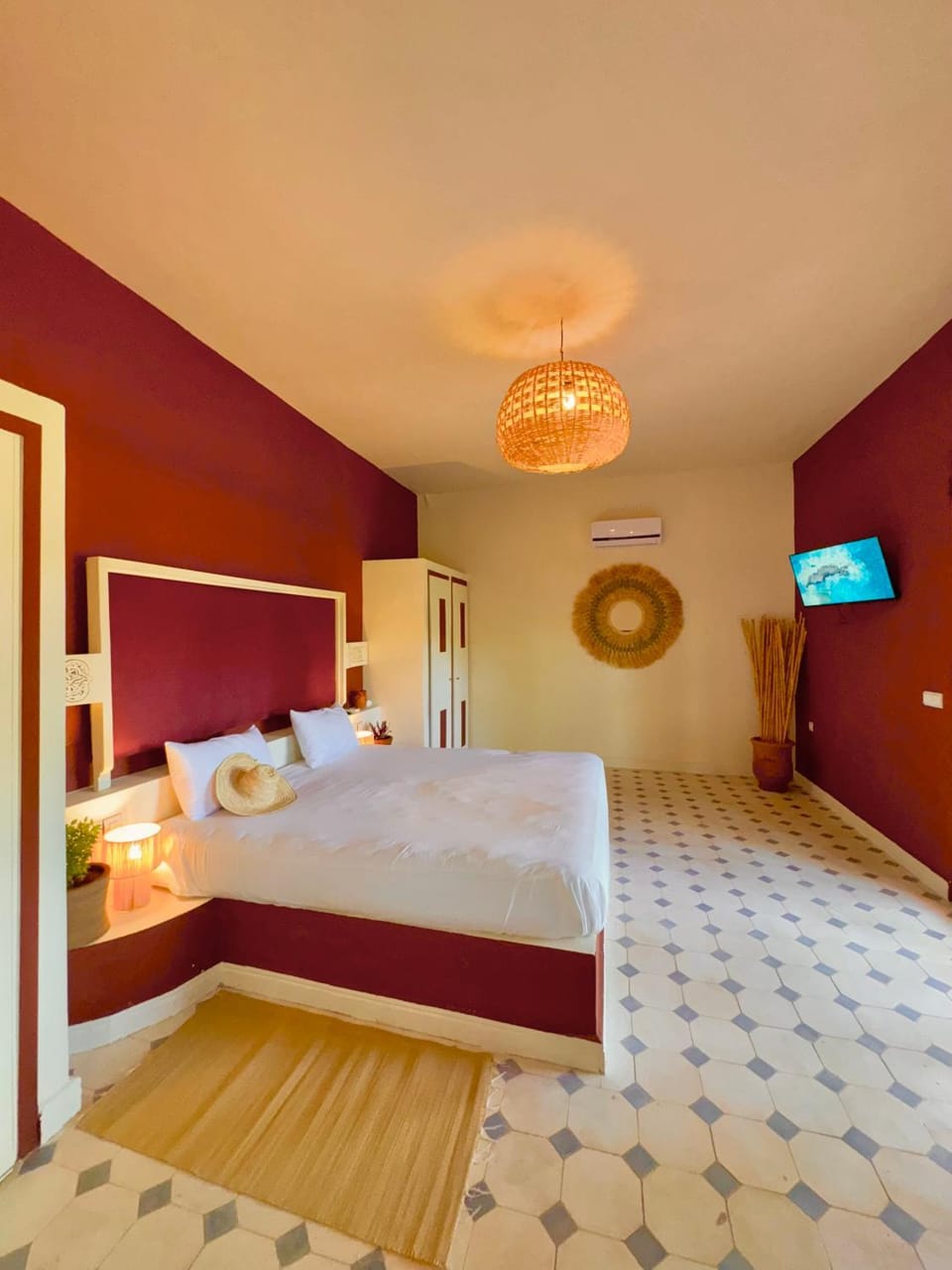 Bed, Photo of the whole room