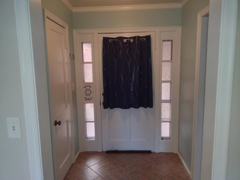 Cozy Brickhouse Indiana Village Villa in Lincoln