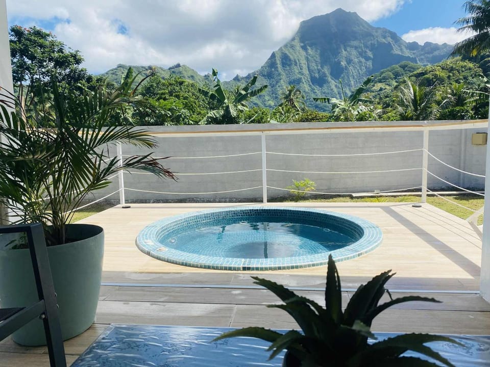 Hot Tub, Hot Tub, Mountain view, Pool view