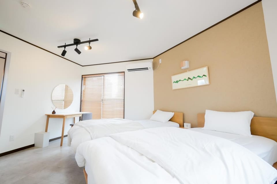 Bed, Photo of the whole room