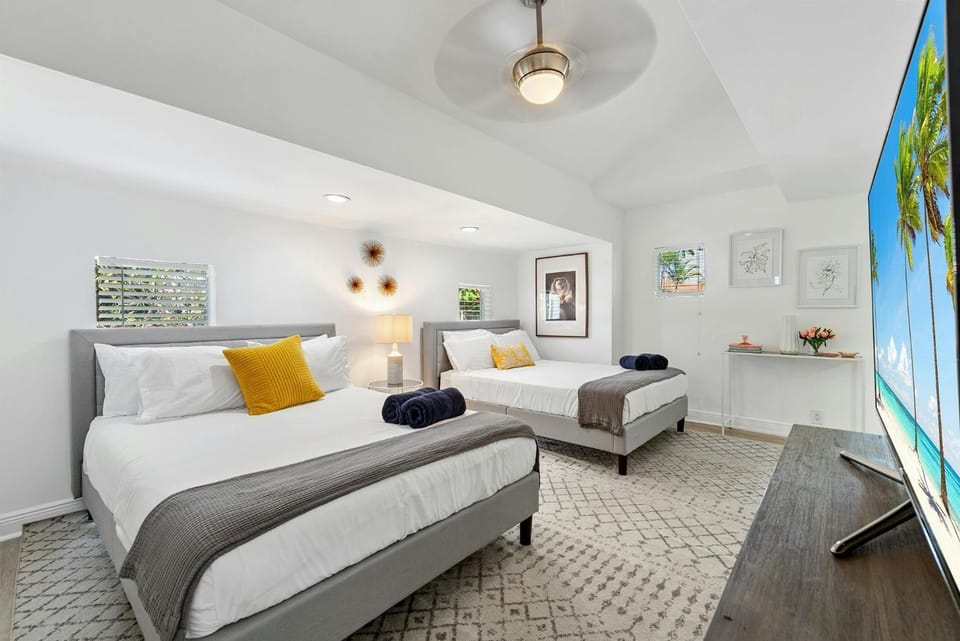 Bed, Bedroom