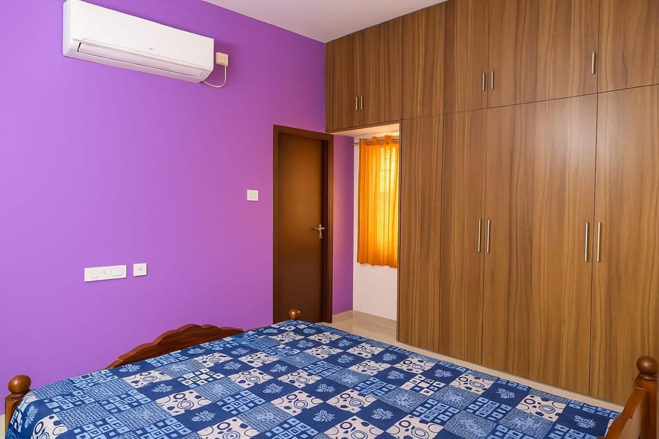 Bed, Bedroom, wardrobe, air conditioner