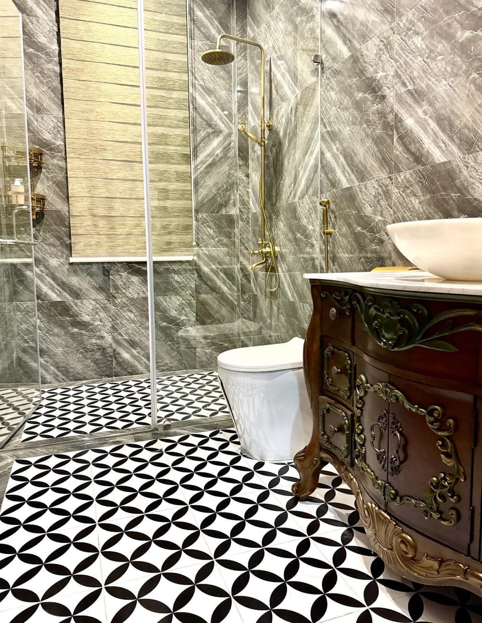 Shower, Toilet, Bathroom