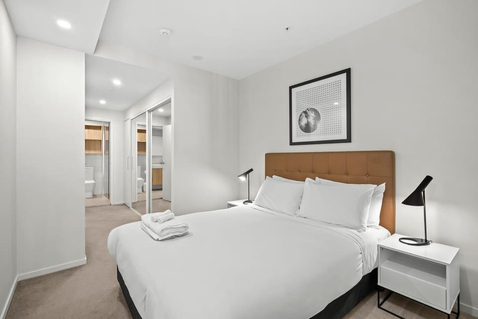 City Center 1BR with Views, Parking and 5 star Rooftop Pool Apartment in Brisbane City