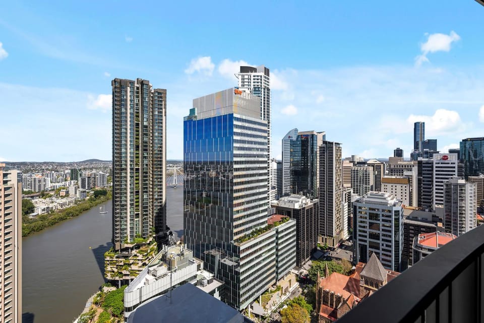 City Center 1BR with Views, Parking and 5 star Rooftop Pool Apartment in Brisbane City