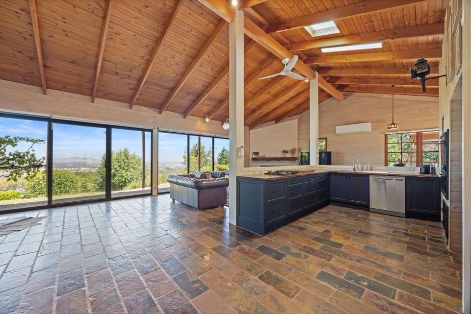 Country Escape - 3BR Home with Panoramic Views House in Mansfield
