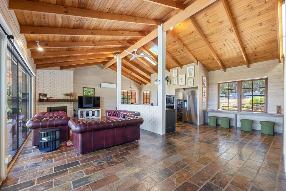 Country Escape - 3BR Home with Panoramic Views House in Mansfield
