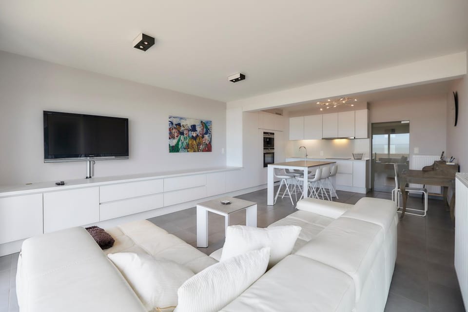 LECOMTE - Beachfront Deluxe 226 Apartment in Ostend