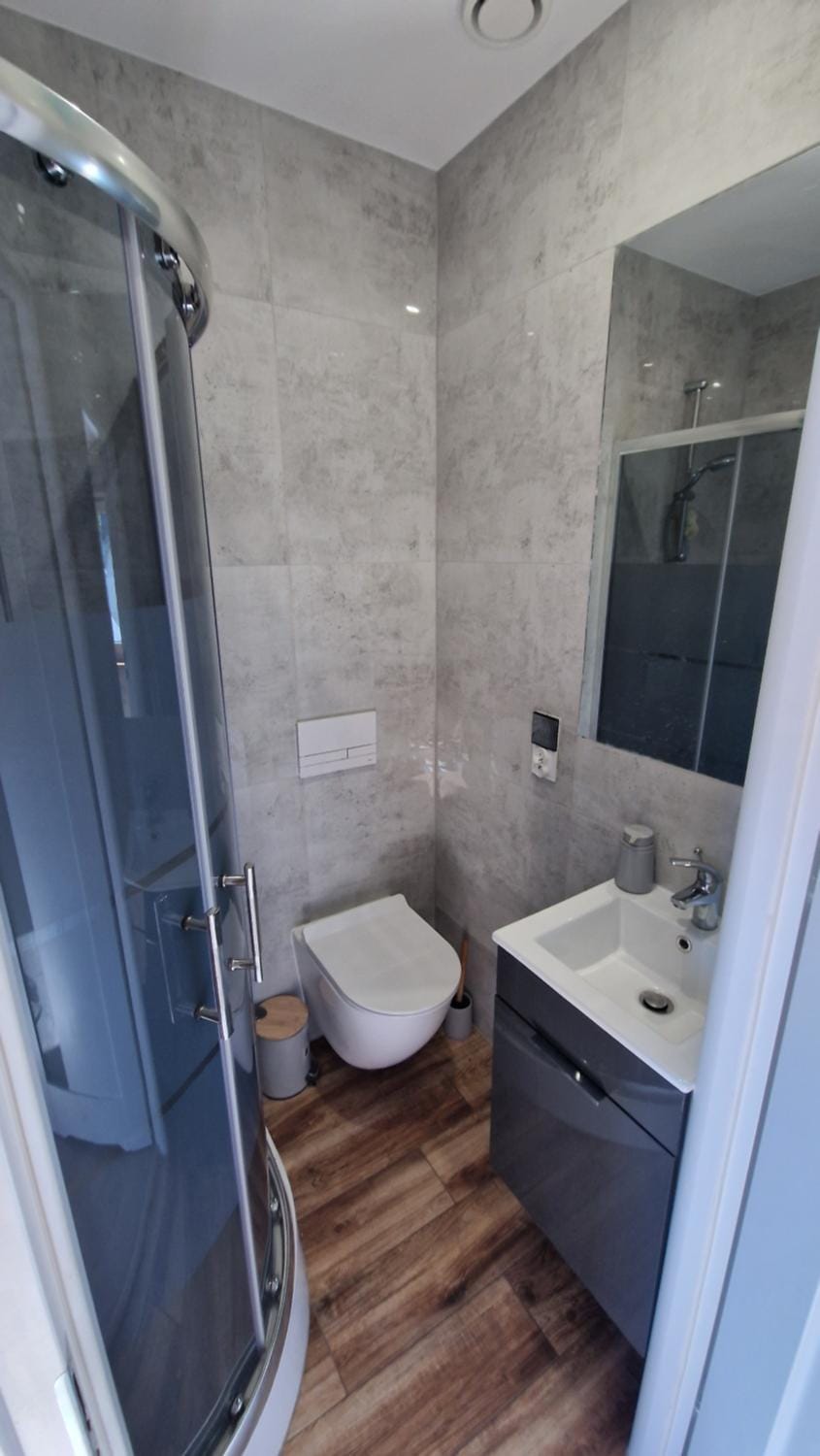 Shower, Toilet, Bathroom