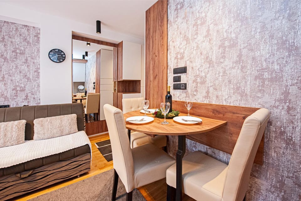 Living room, Seating area, Dining area