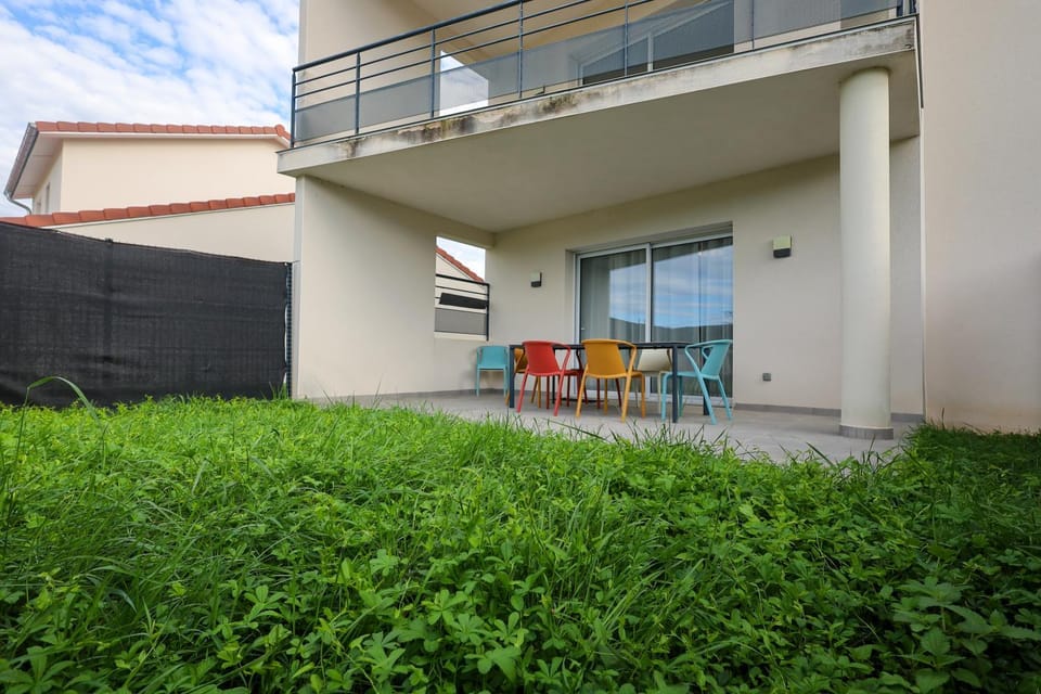 Patio, Day, Garden, View (from property/room), Balcony/Terrace, Dining area, Garden view