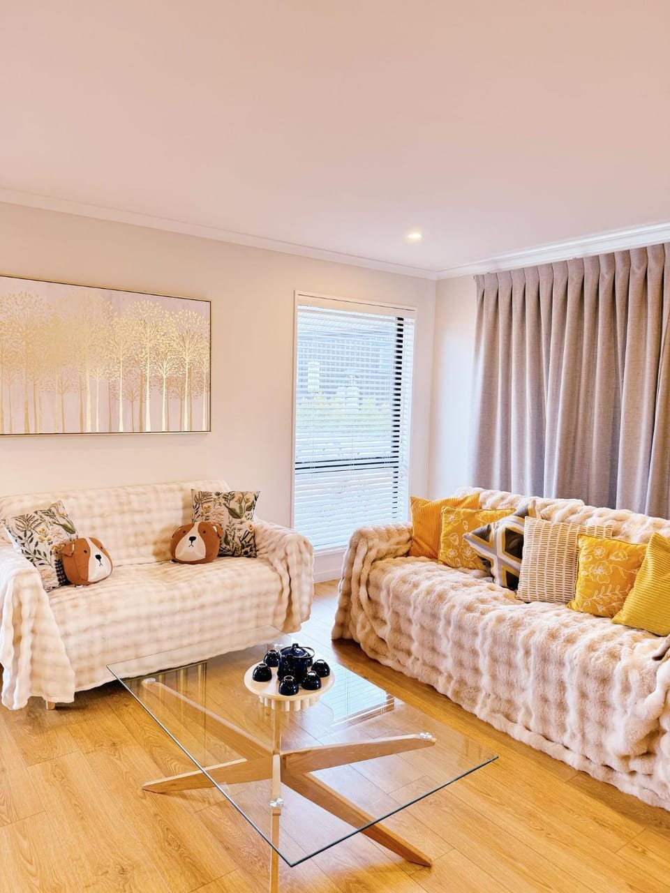 Communal lounge/ TV room, Living room, Seating area