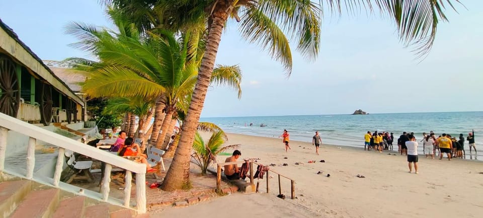 Day, People, Natural landscape, Beach, Sea view
