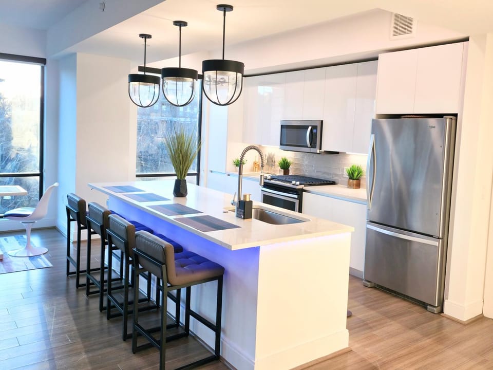 Kitchen or kitchenette, Dining area, dishwasher, oven, stove