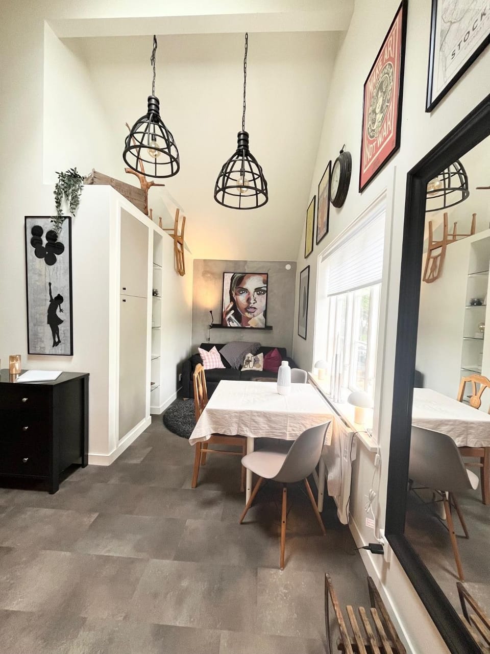 Living room, Dining area