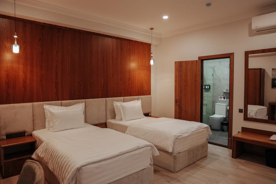 Bed, Bedroom, air conditioner