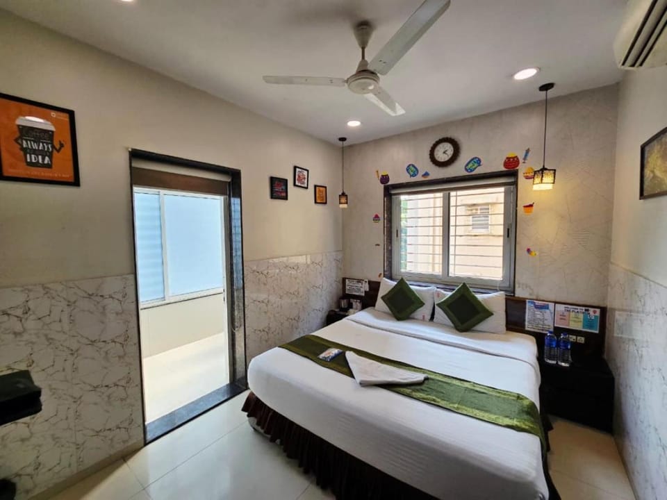 Bedroom, air conditioner