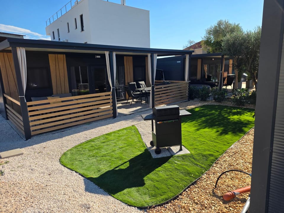 Property building, Garden, Garden view