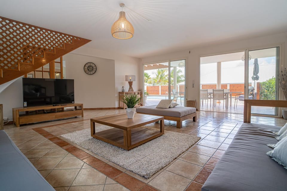 TV and multimedia, Living room, air conditioner