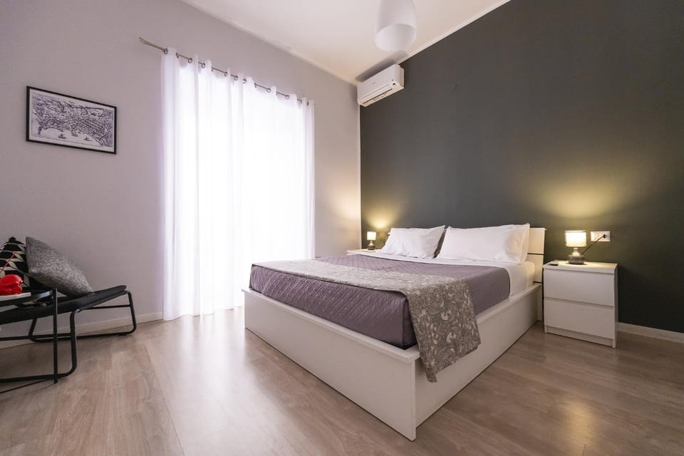 Bed, Balcony/Terrace, Decorative detail, Bedroom