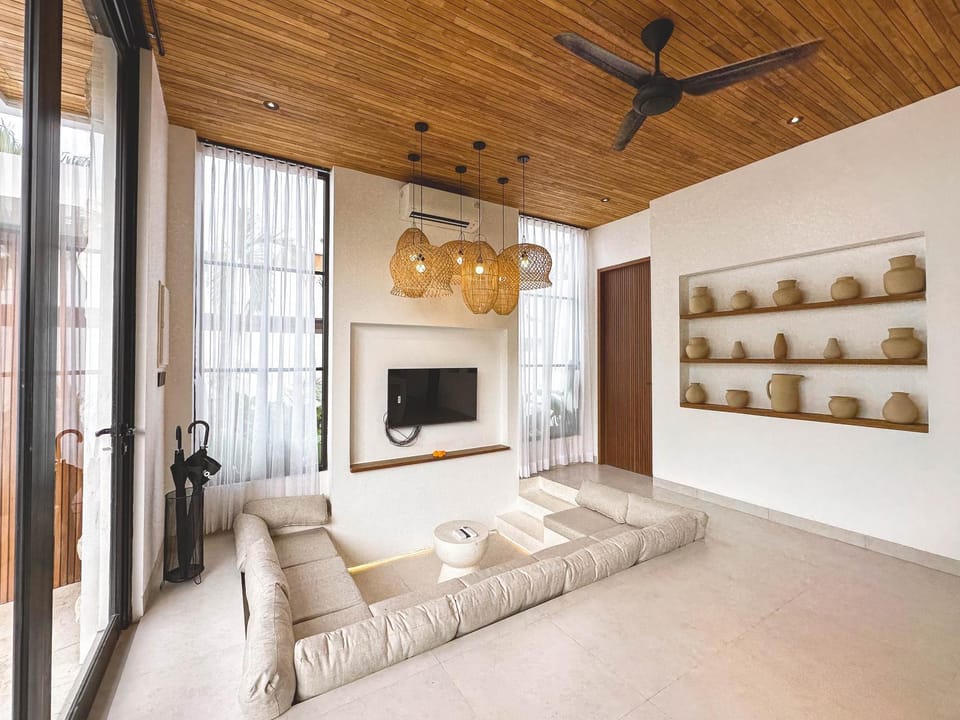 Casa Petak 3 - Serene 2BR Modern Sanctuary with Lush Pool in Pererenan Villa in North Kuta