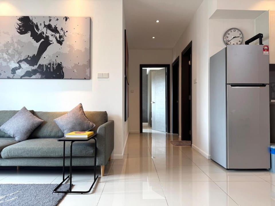 Suasana Suites Johor Bahru 2 Bedroom Apartment with Pool Walk to CIQ & JBCC Apartment in Johor Bahru