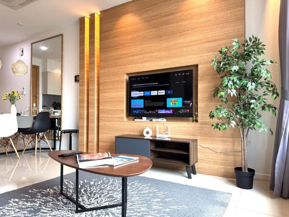 Suasana Suites Johor Bahru 2 Bedroom Apartment with Pool Walk to CIQ & JBCC Apartment in Johor Bahru