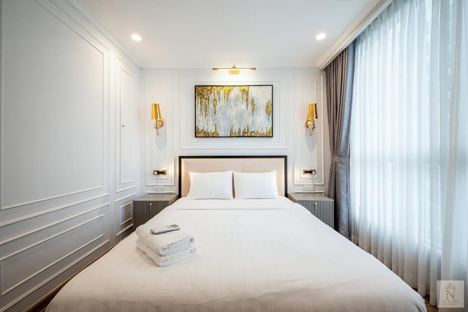 Bed, Bedroom, towels