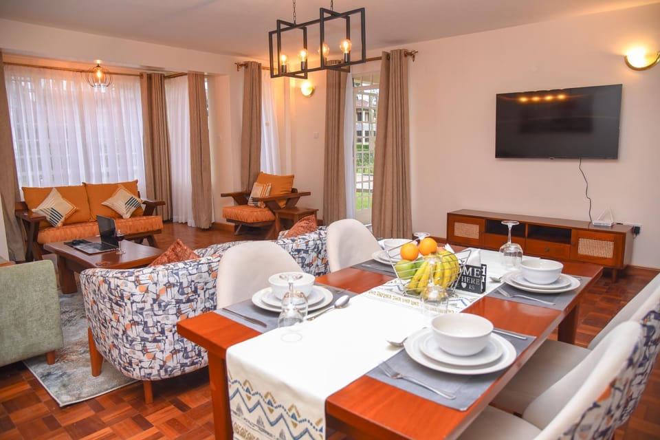 Living room, Seating area, Dining area