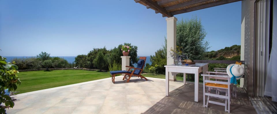 Spring, Day, Natural landscape, Garden, View (from property/room), Balcony/Terrace, Garden view, Sea view