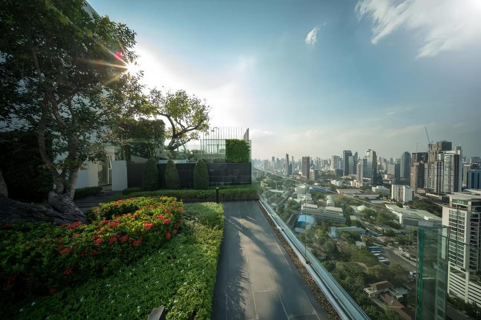 Property building, Garden, Balcony/Terrace, City view, Garden view, Street view