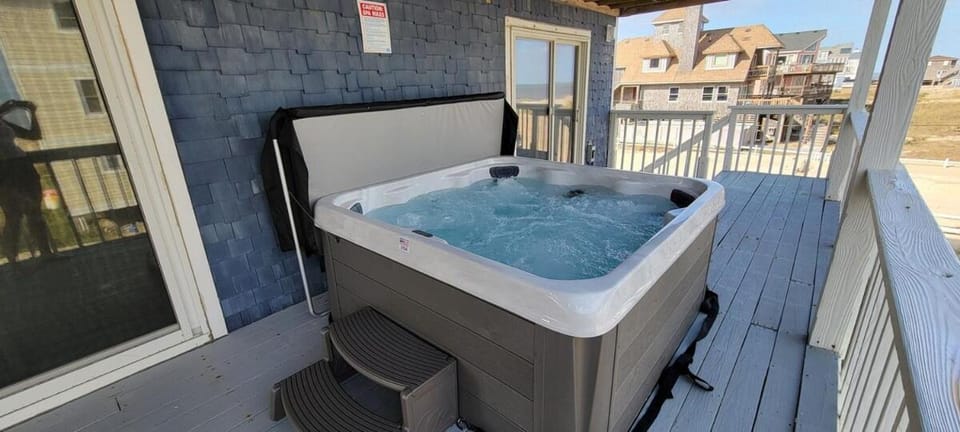 Genesis On The Water - Semi-Oceanfront - Hot Tub - Pool House in Rodanthe