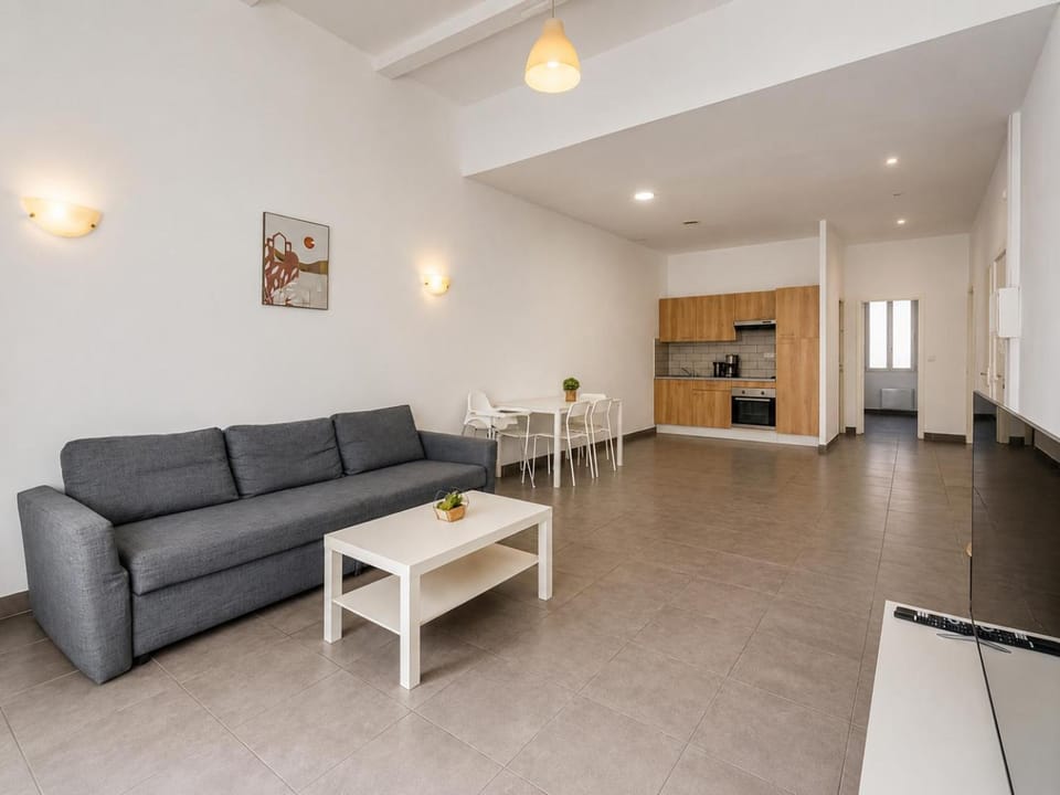 Kitchen or kitchenette, Living room, Dining area