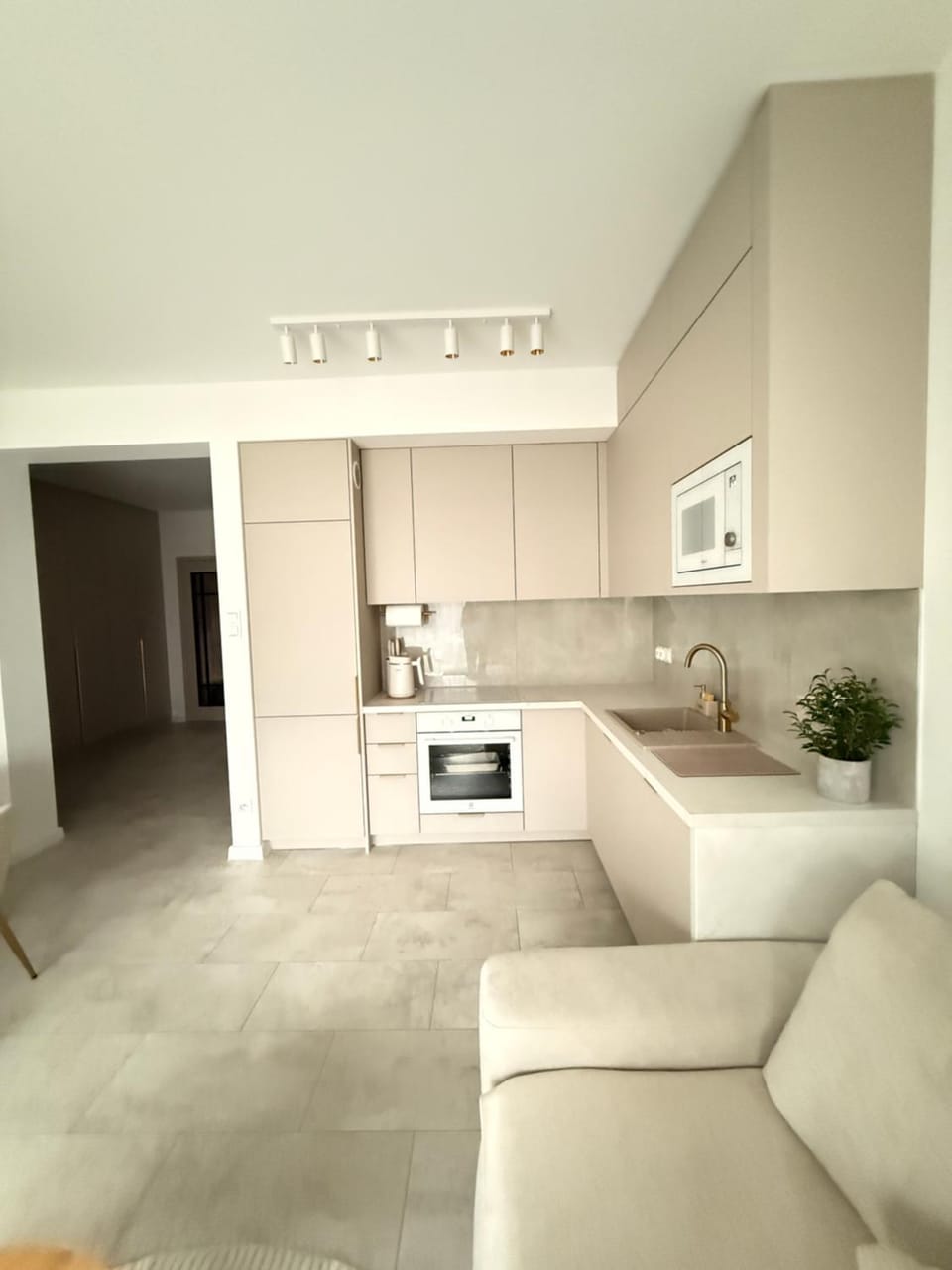 Kitchen or kitchenette, Seating area, dishwasher, microwave, stove