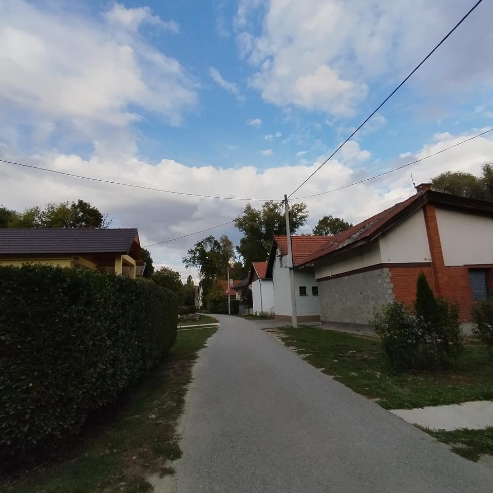 Neighbourhood, Street view