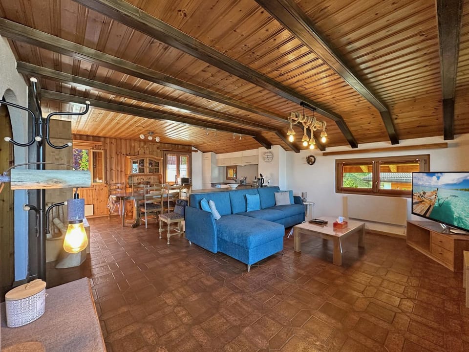 Communal lounge/ TV room, Living room
