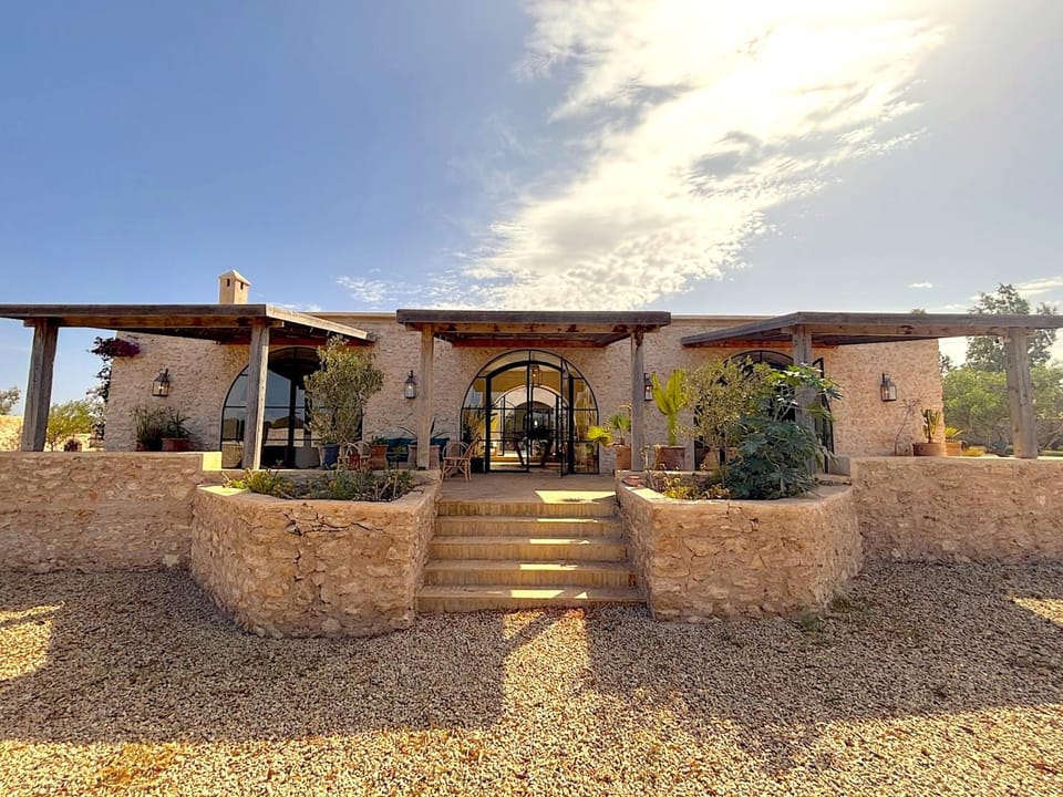 Property building, Patio, Day